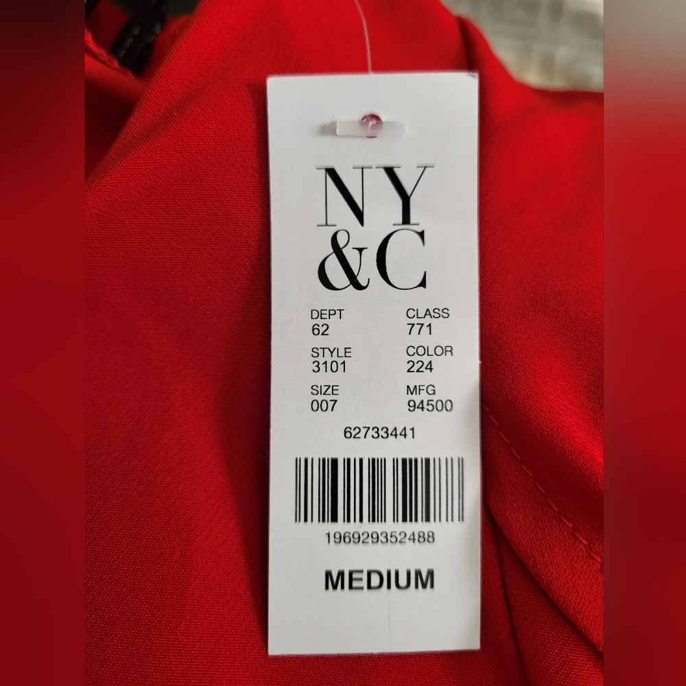 NY&Co red mini showstopper! - Picture 6 of 7